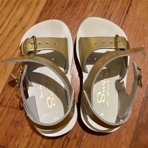 Only worn once! Gold Surfer sandals